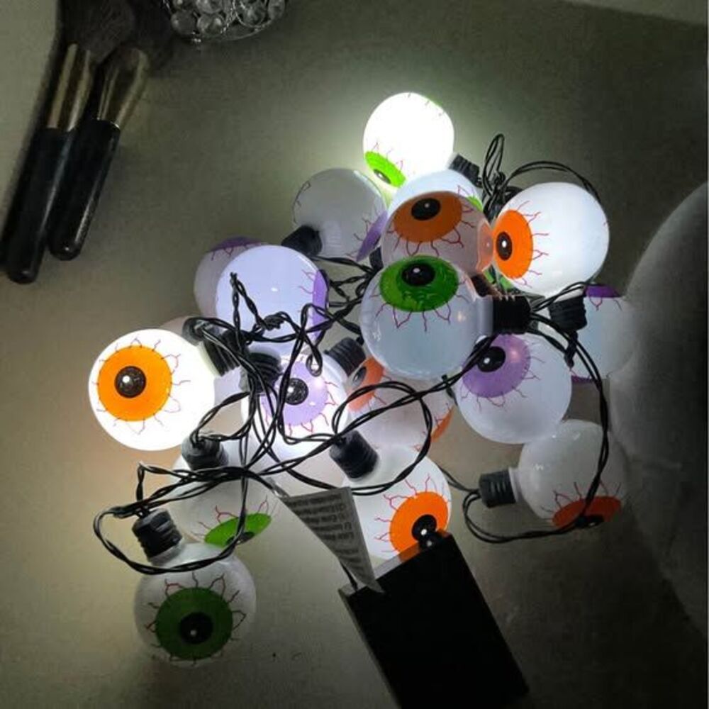 Halloween HAUNTED LIVING  EYEBALLS String Lights 10 Lights Batteries Vintage